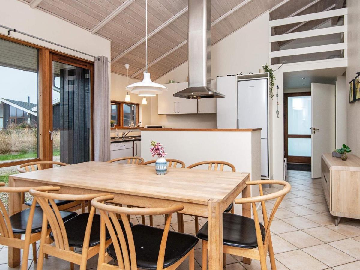 Three-Bedroom Holiday Home In Ulfborg 4 Thorsminde エクステリア 写真